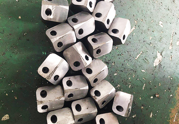 合肥某塑業(yè)公司購買撕碎機刀座